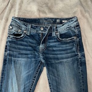 Great condition, miss me jeans, Blue jeans size 28 in woman’s, not my style atm